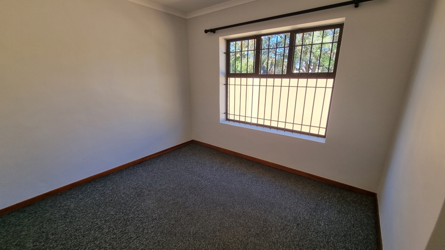 6 Bedroom Property for Sale in Lochnerhof Western Cape